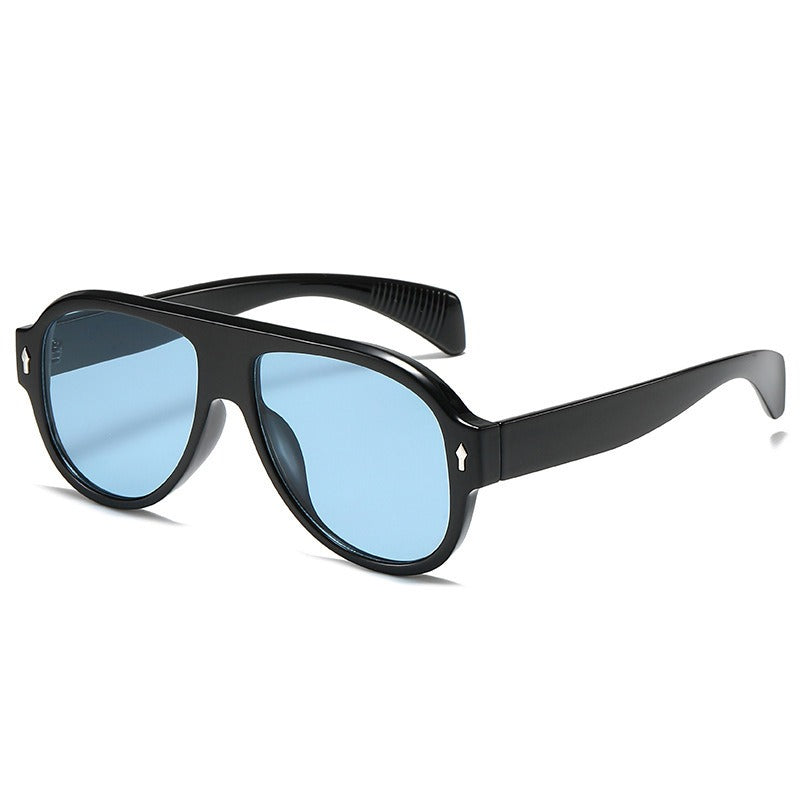 Retro Punk Men Pilot Sunglasses Fashion Rivets Decoration Gradient Eyewear Shades Women Trending Purple Sun Glasses