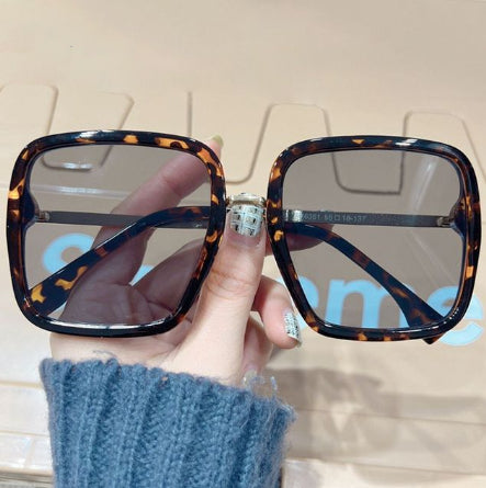 Square Sunglasses Women Black Oversized Sun Glasses Female Retro Vintage Big Frame Gradient Mirror