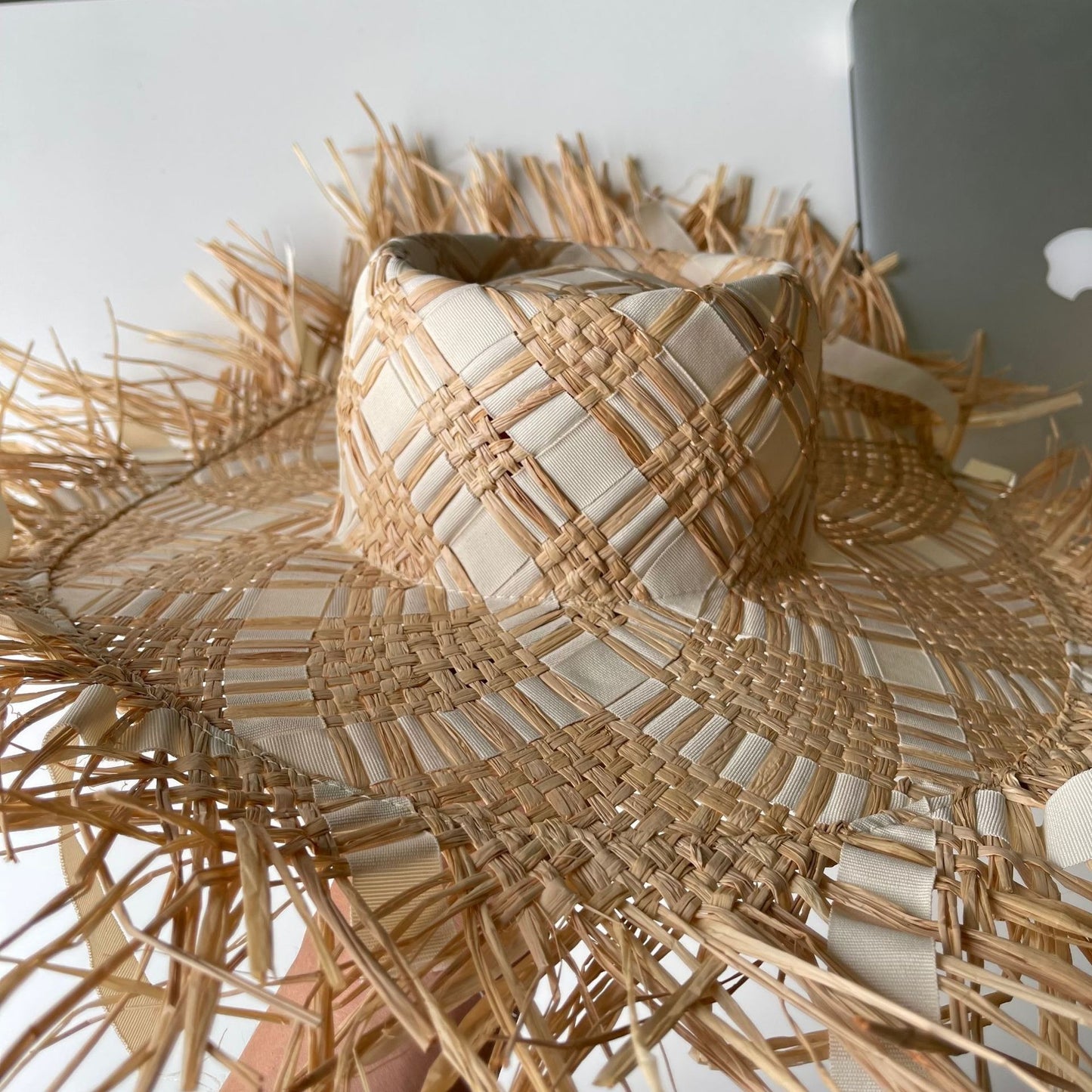 INS oversized brim for outings, vacation grass woven straw hat for women, summer sun shading, sun protection beach hat, sun hat