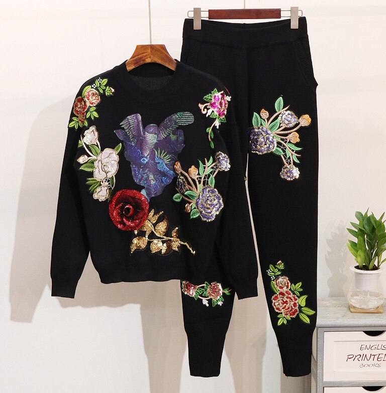 Autumn winter 2 piece set women Embroidery sequin knitted set sweater + trousers pants set Women two piece set fashion tracksuit